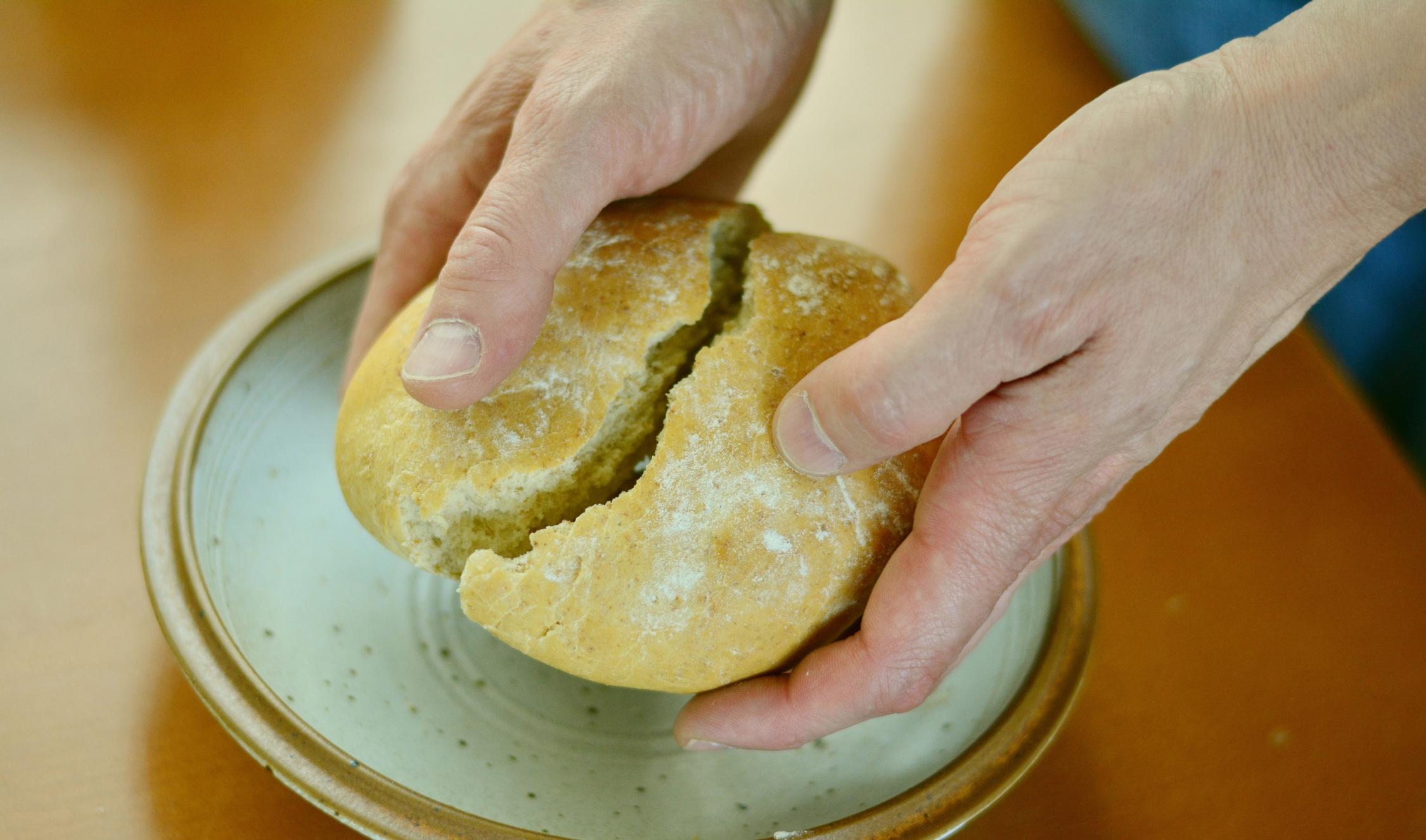 Brot-brechen